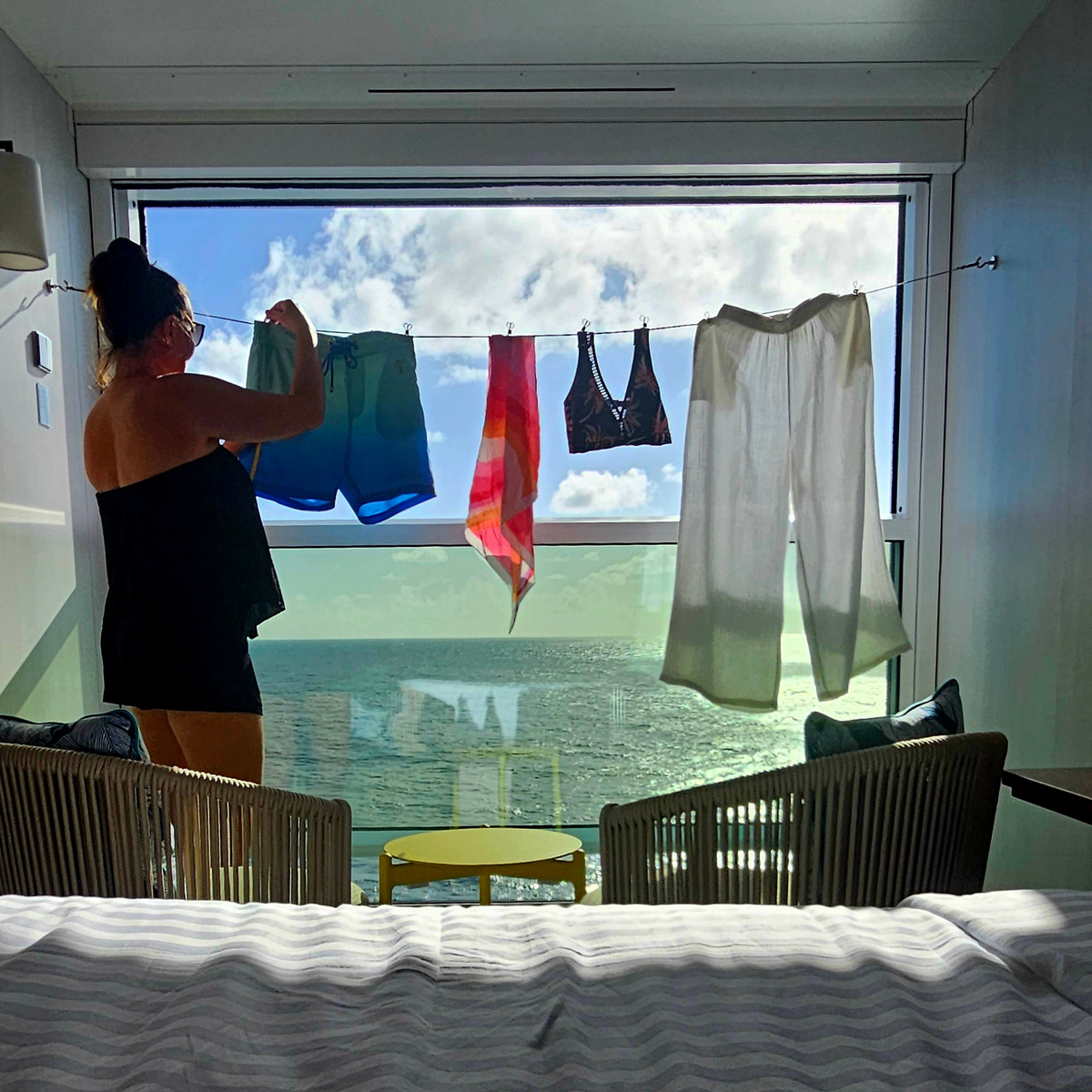 Cruise Cabin Clothesline + 20 pegs